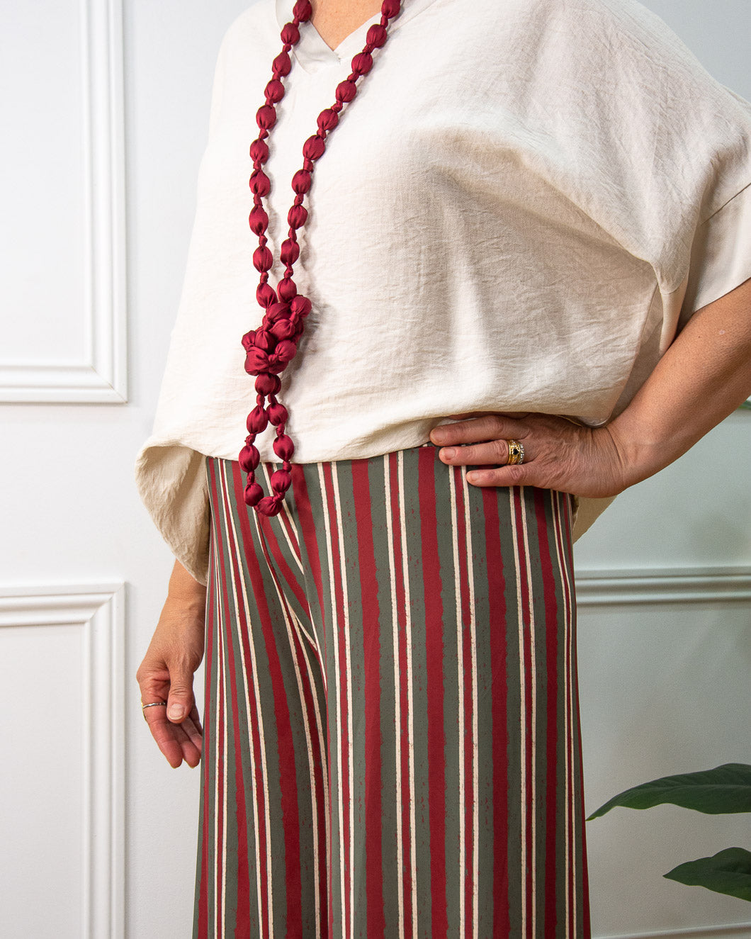 PANTALÓN IRIA GRANATE