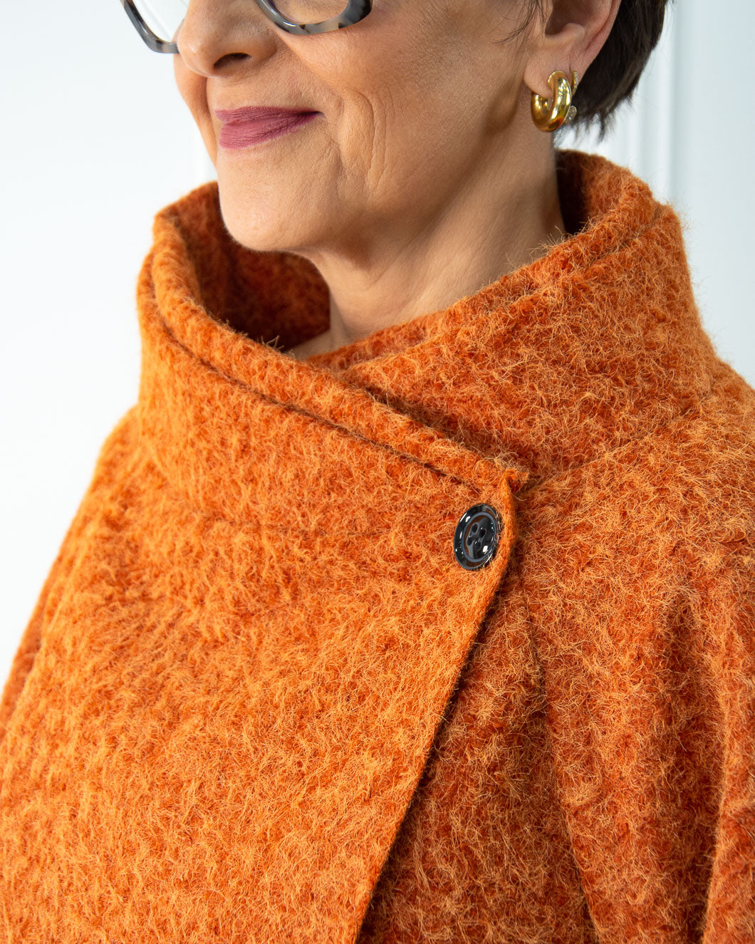 ABRIGO ASIMÉTRICO TEJA