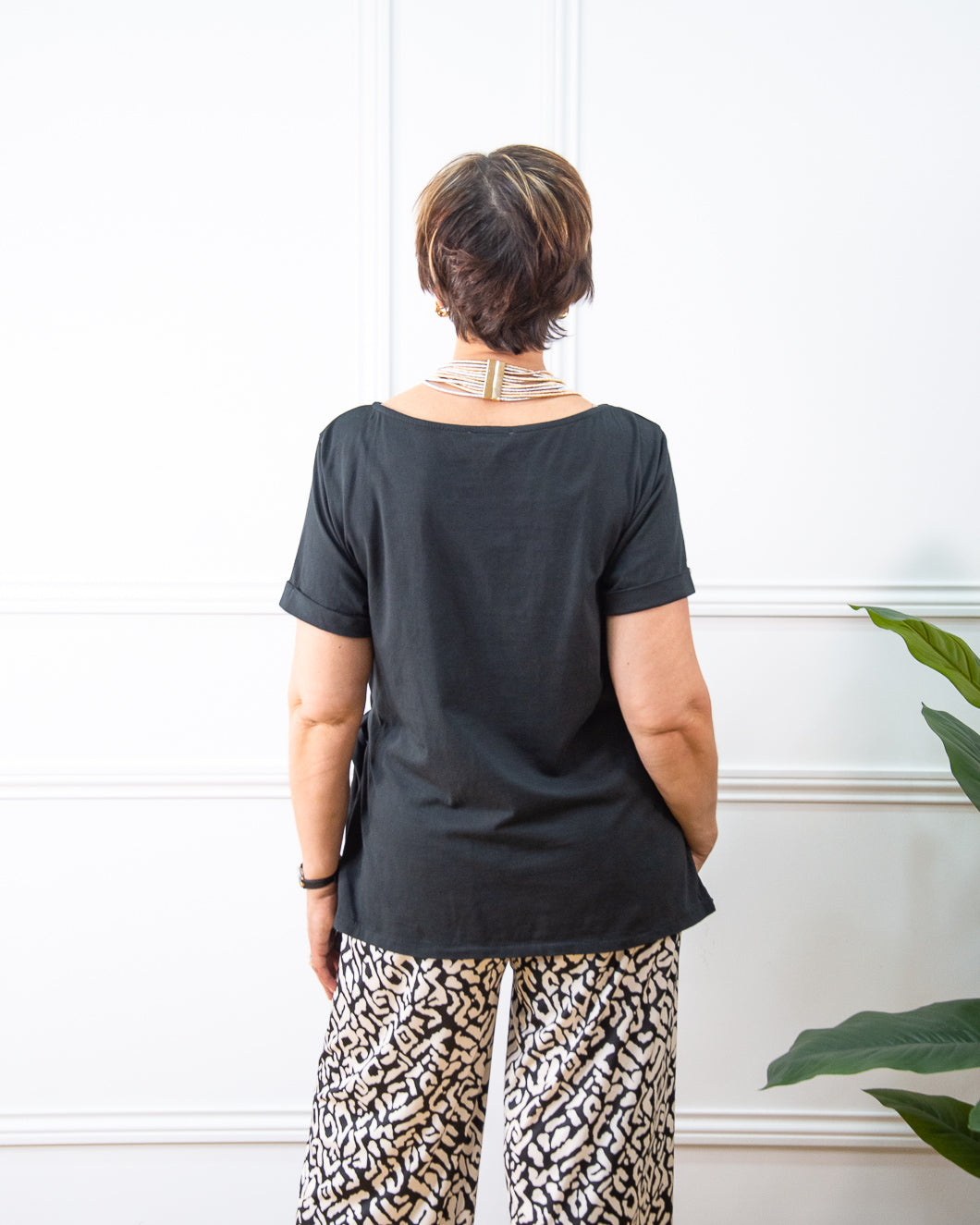 CAMISETA NUDO NEGRO