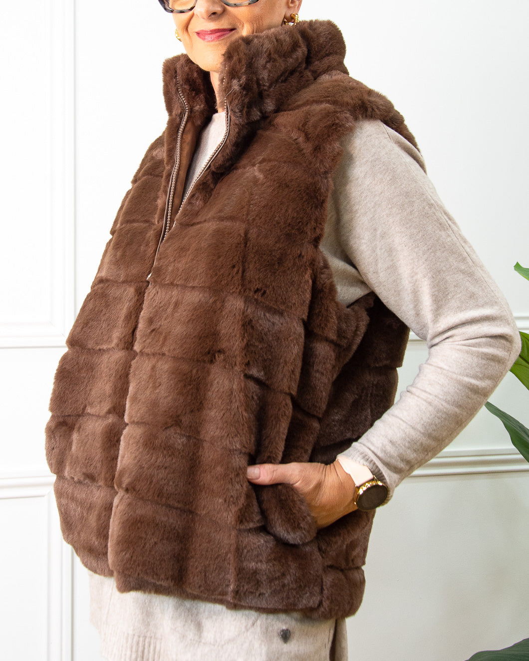 CHALECO ANDREA MARRÓN