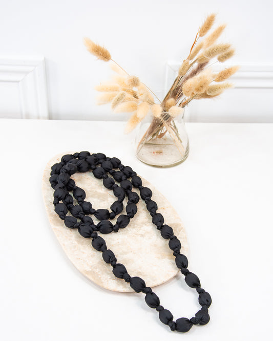 COLLAR SEDA NEGRO