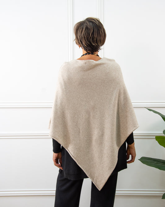 PONCHO KIKA ARENA
