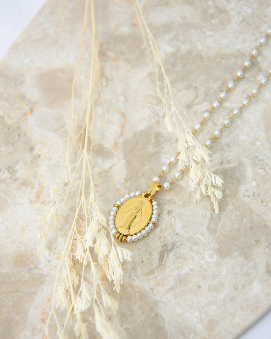 COLLAR VIRGEN BLANCO