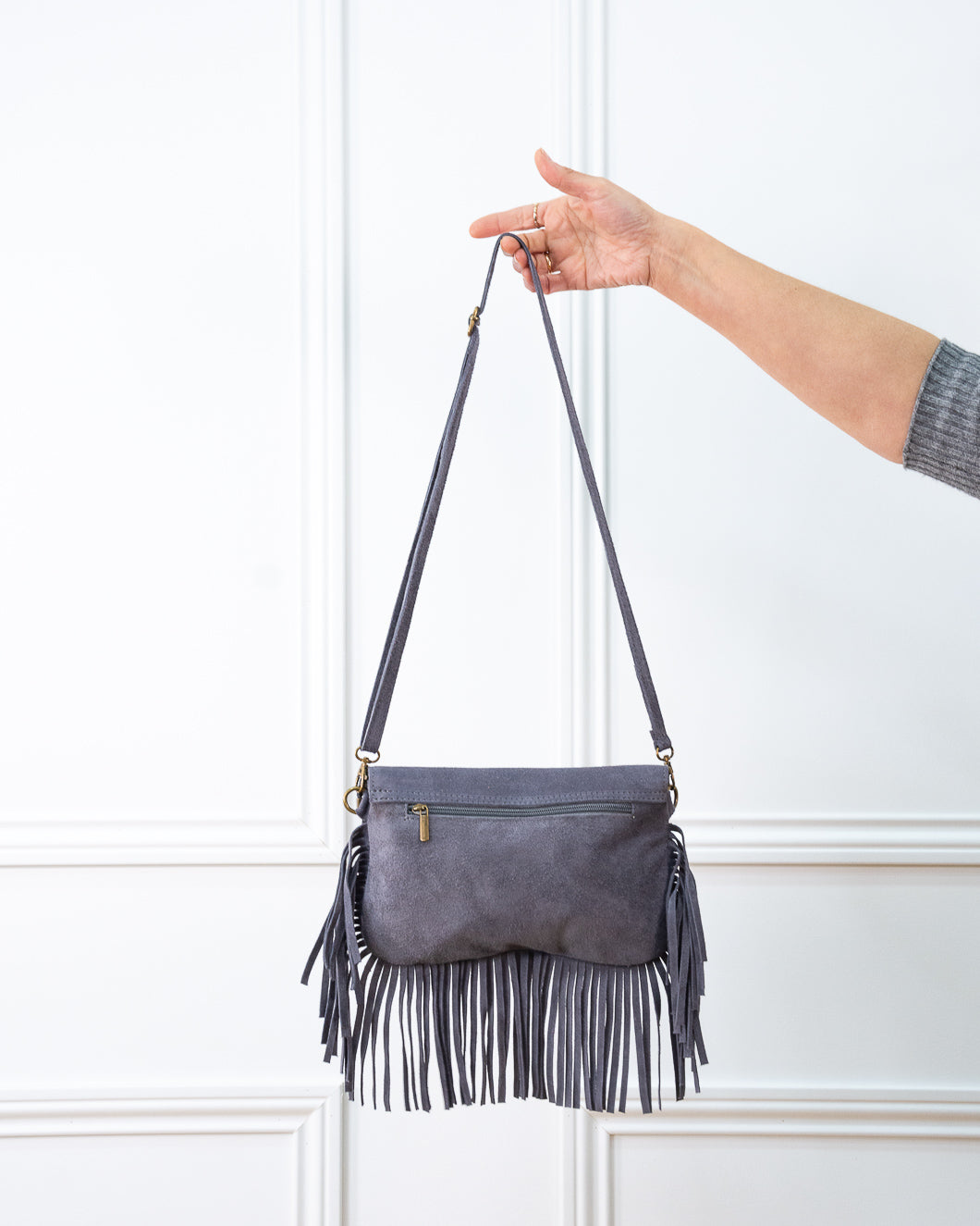BOLSO FLECOS TACHAS GRIS