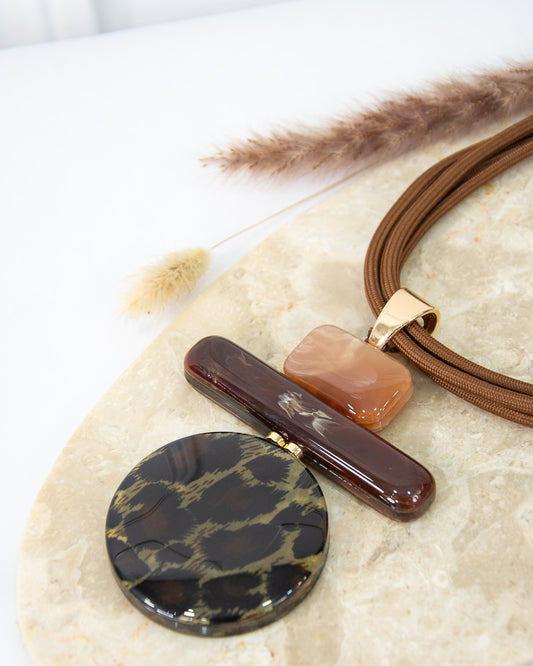 COLLAR OSAKA MARRÓN