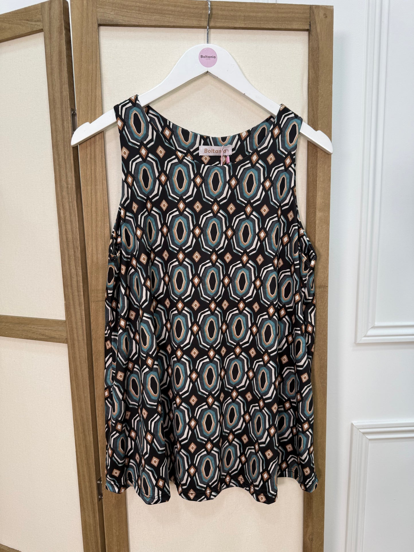 BLUSA ROMBITOS NEGRA