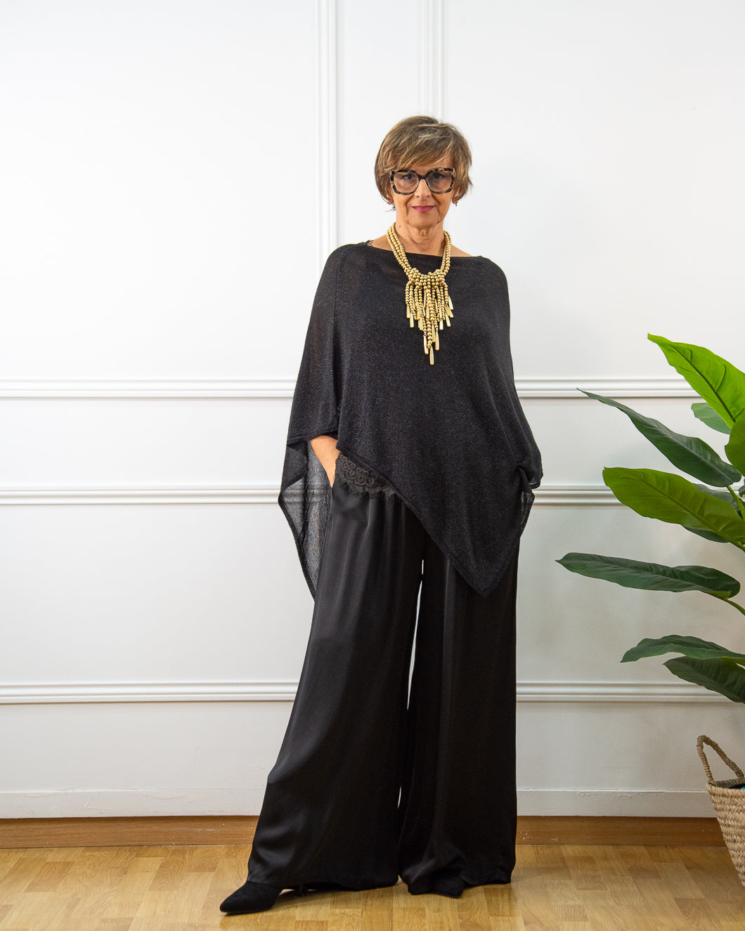 PONCHO BRILLO NEGRO