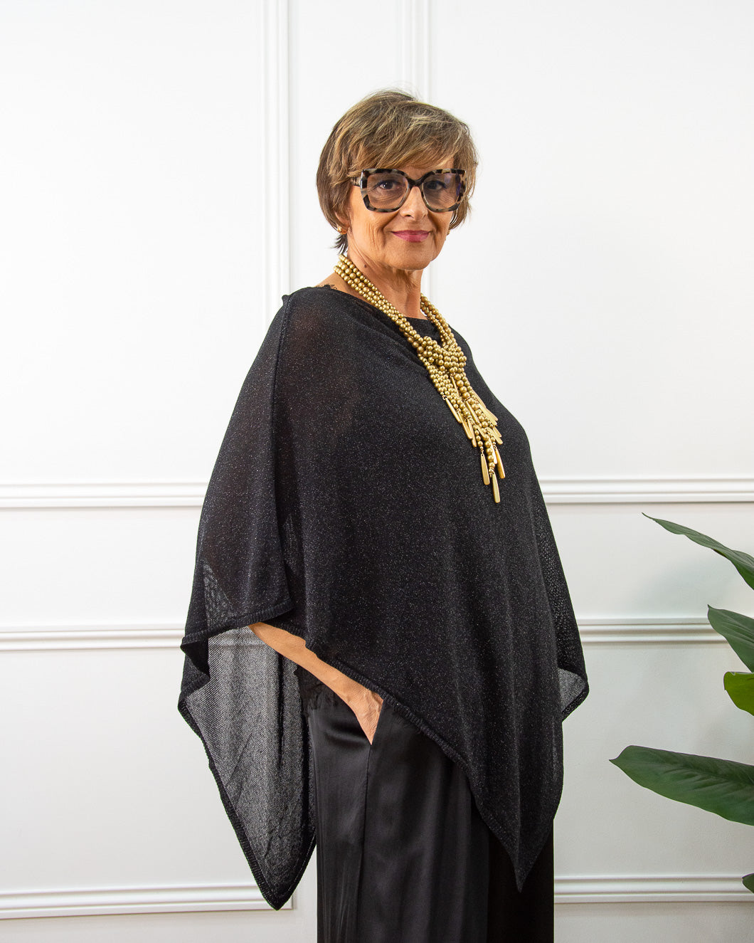 PONCHO BRILLO NEGRO