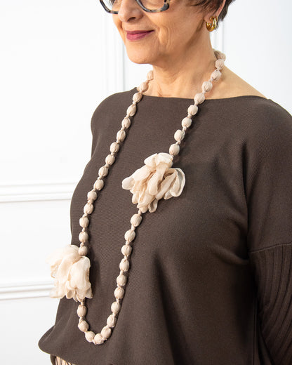 COLLAR SEDA FLOR ARENA