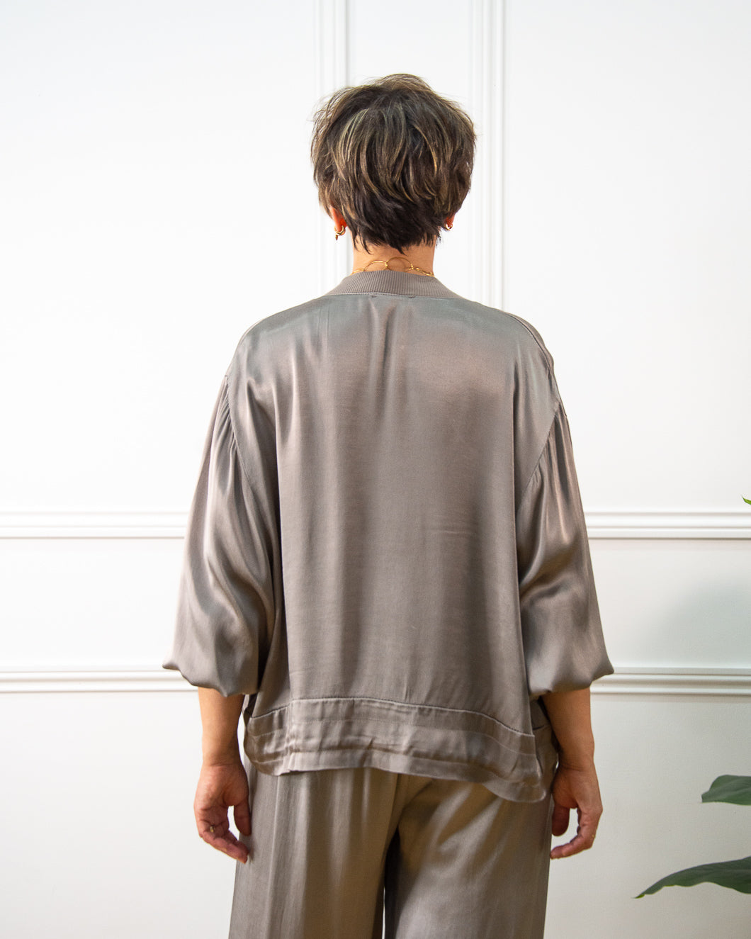 BOMBER RASO TAUPE