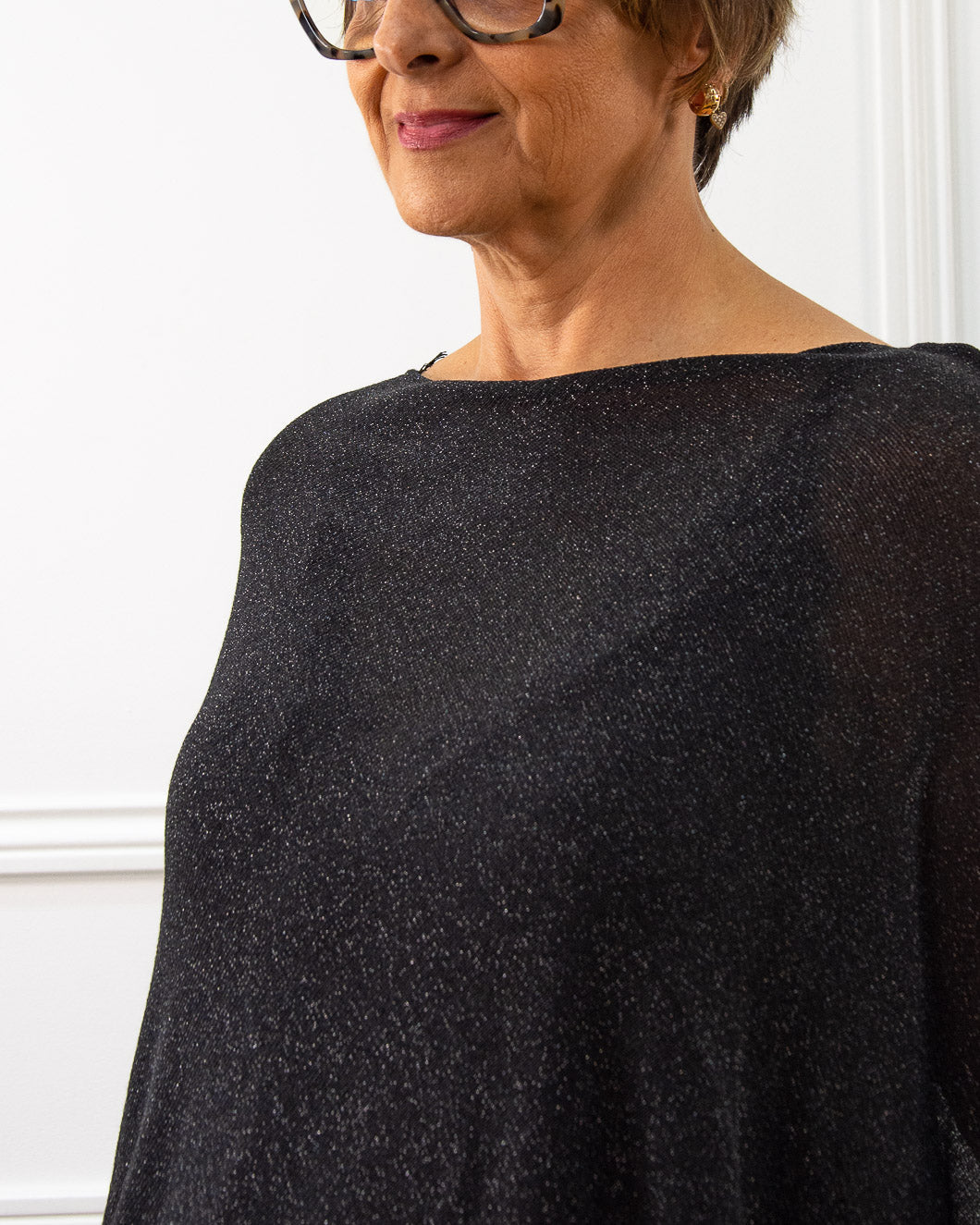 PONCHO BRILLO NEGRO