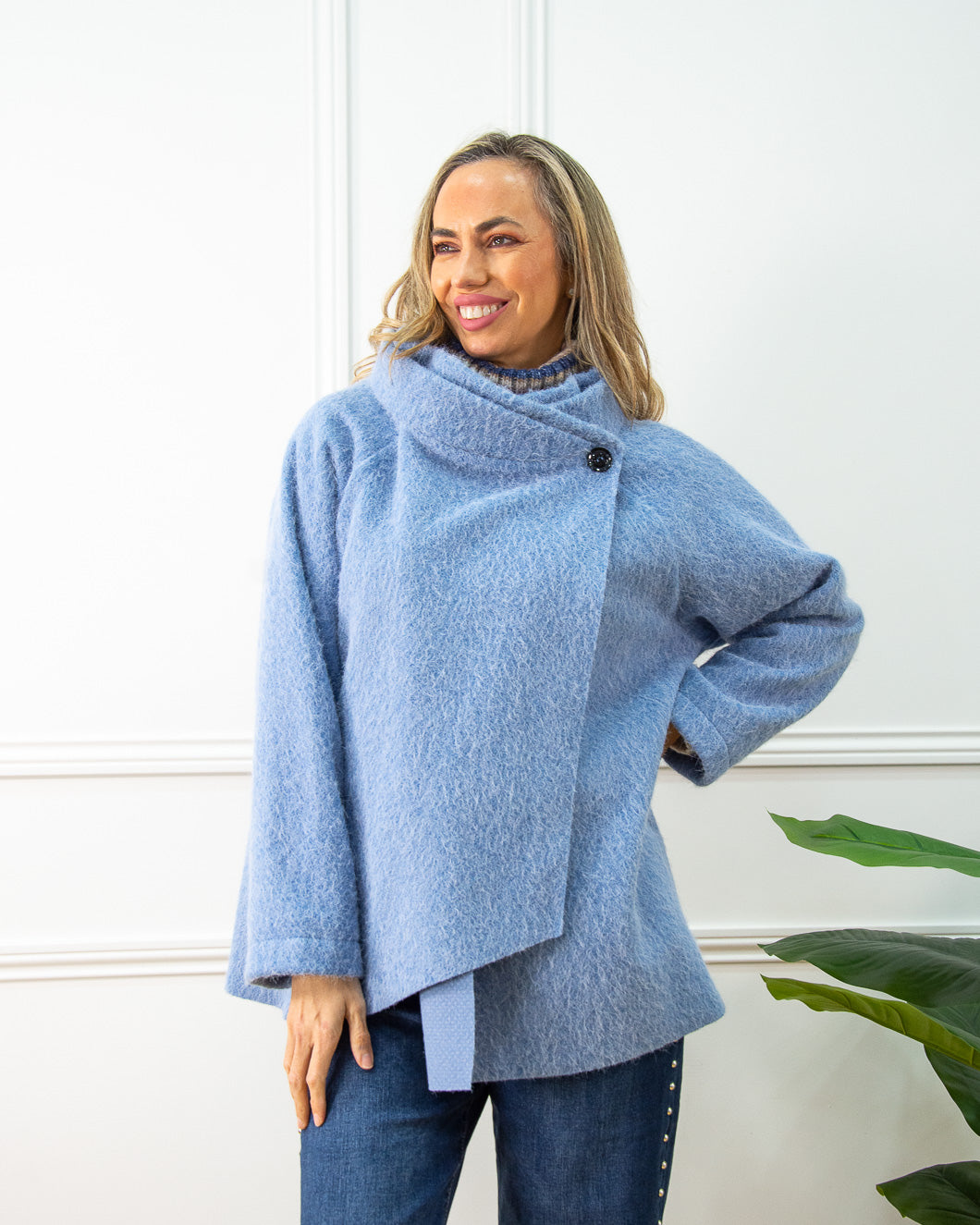 ABRIGO ASIMÉTRICO AZUL