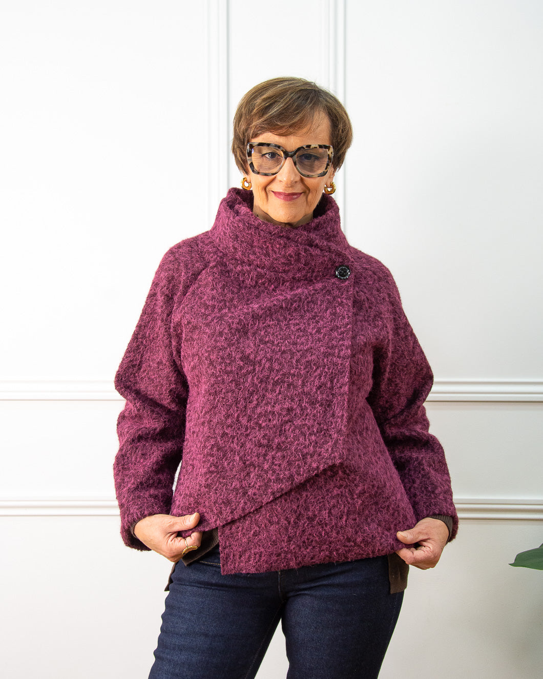 CHAQUETA ASIMÉTRICA BERENJENA