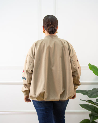BOMBER BORDADA BEIGE