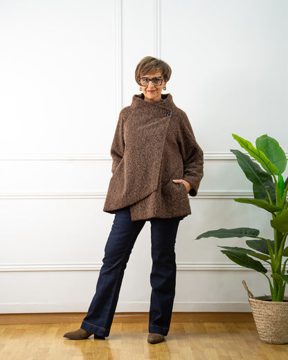 ABRIGO ASIMÉTRICO MARRÓN