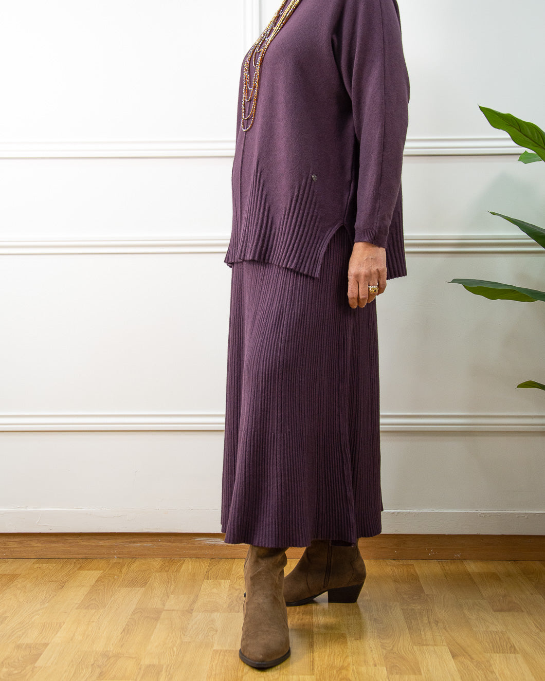 FALDA PUNTO OVER BERENJENA