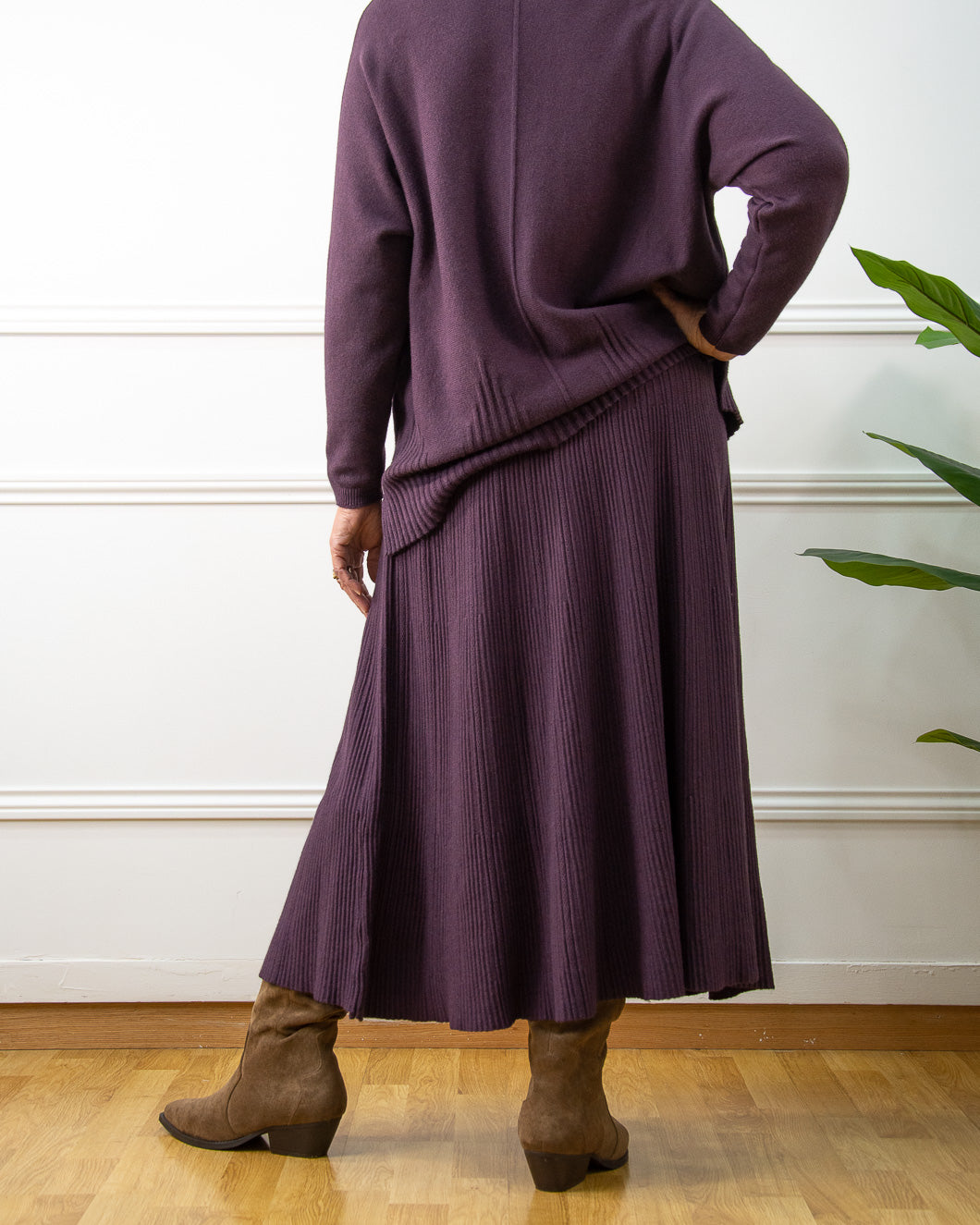 FALDA PUNTO OVER BERENJENA