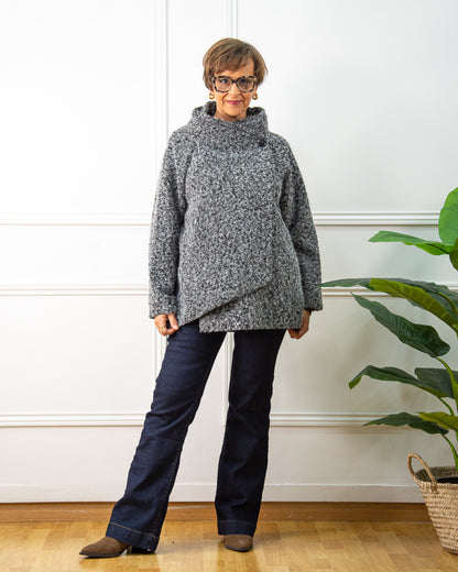 ABRIGO ASIMÉTRICO NEGRO