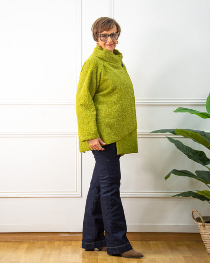 ABRIGO ASIMÉTRICO VERDE