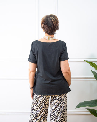 CAMISETA NUDO NEGRO