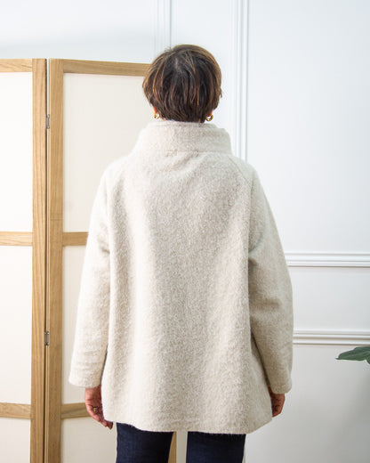 ABRIGO ASIMÉTRICO BLANCO