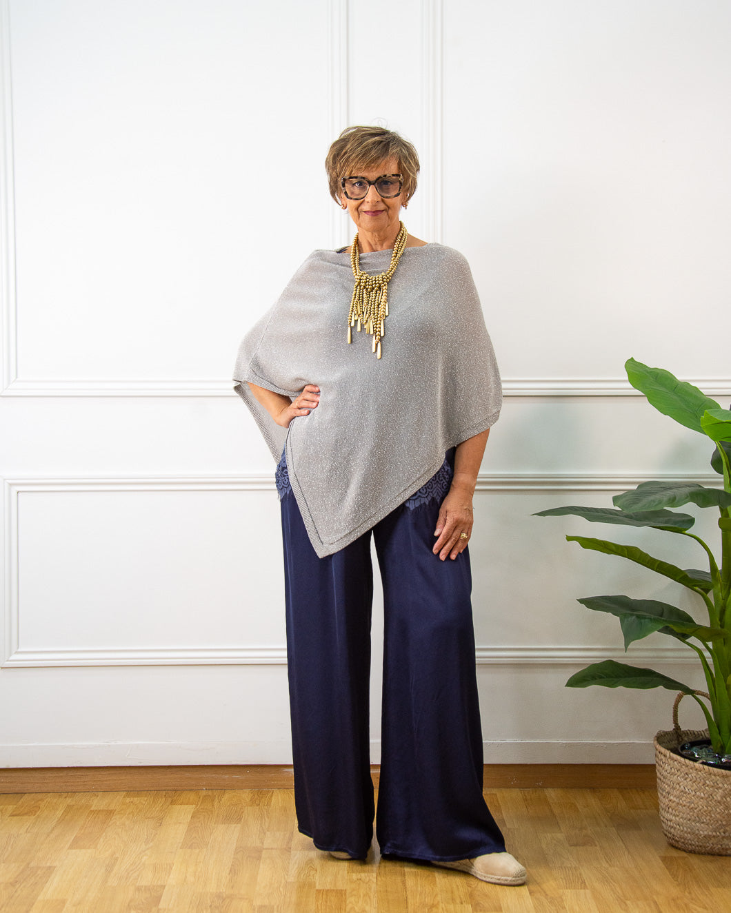 PONCHO BRILLO GRIS