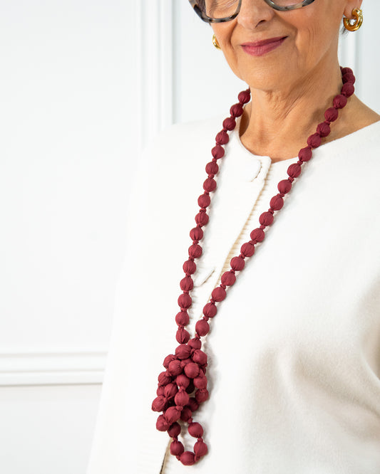 COLLAR SEDA GRANATE
