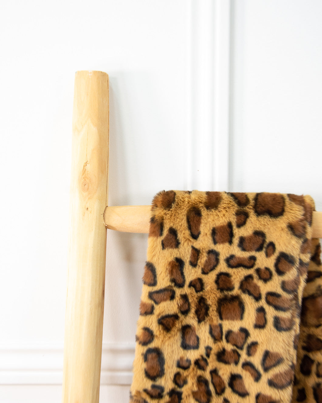 BUFANDA LEOPARDO FLECOS