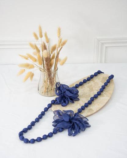 COLLAR SEDA FLOR AZUL MARINO