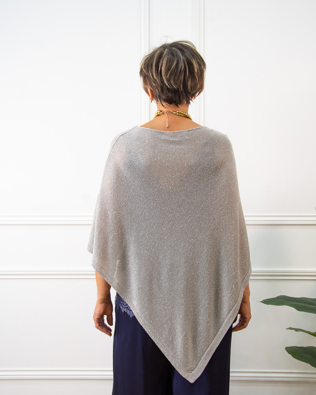 PONCHO BRILLO GRIS