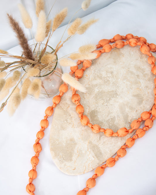 COLLAR SEDA NARANJA
