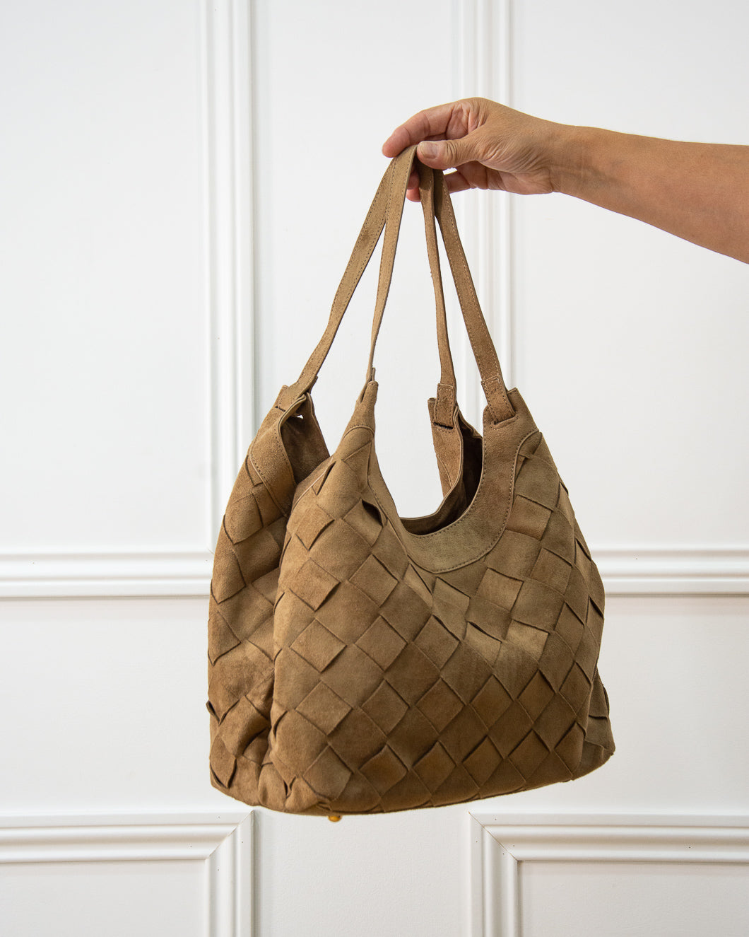 BOLSO TRENZADO ASAS CAMEL