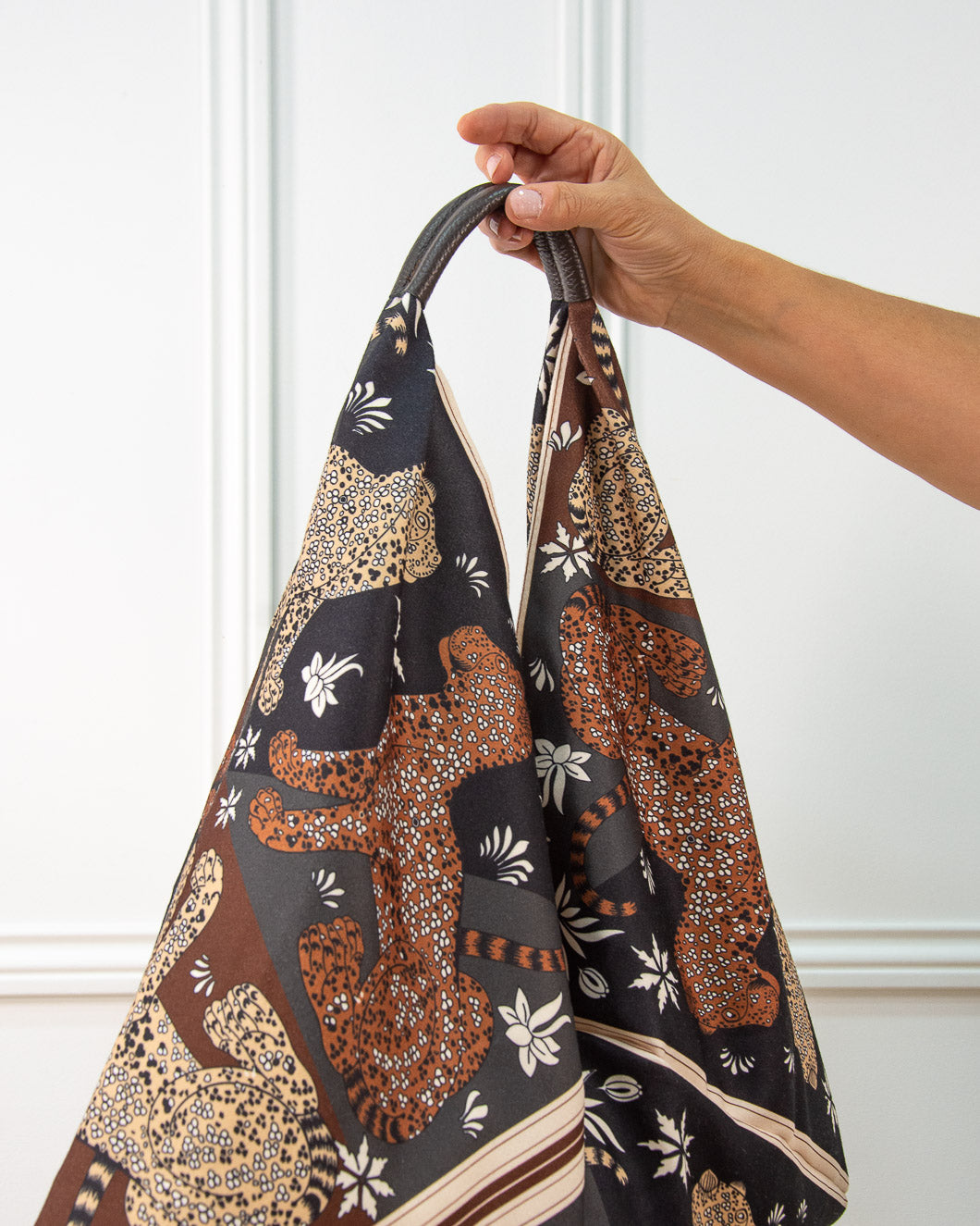 BOLSO TIGRE TRAPECIO MARRÓN
