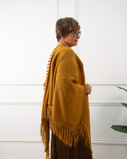 PONCHO FLECOS MOSTAZA