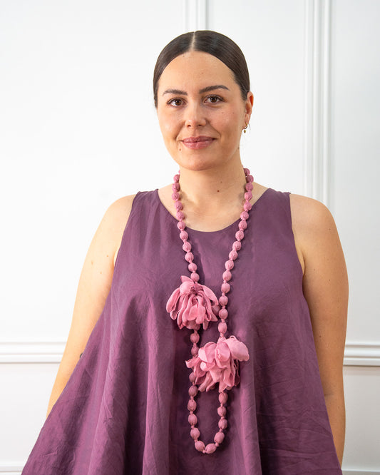 COLLAR SEDA FLOR ROSA EMPOLVADO
