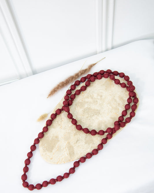 COLLAR SEDA GRANATE