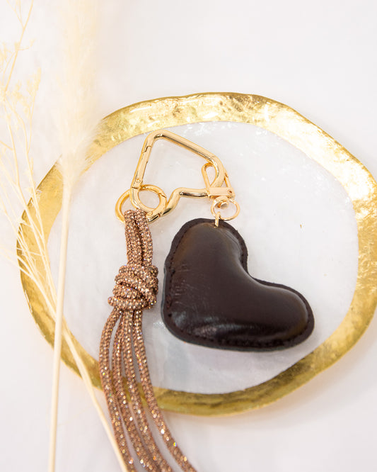 CHARM CORAZÓN MARRÓN