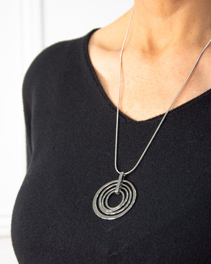 COLLAR ANILLOS PLATEADO