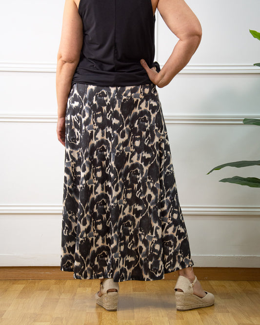 FALDA BRUNA MEDIANA NEGRO
