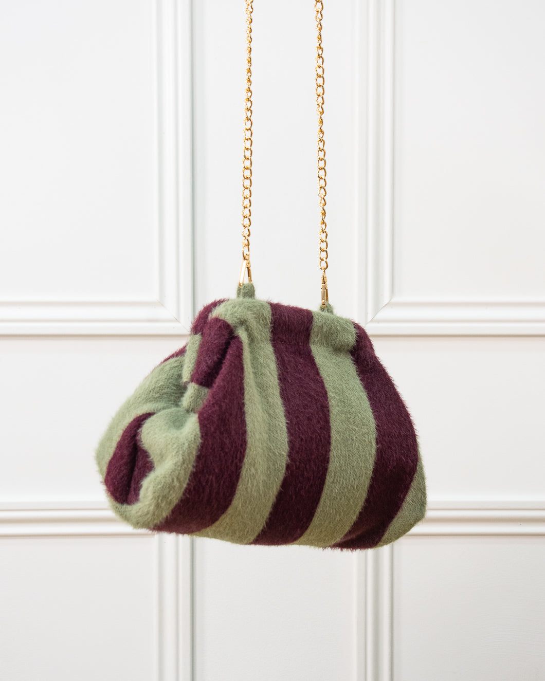 BOLSO RAYAS BOQUILLA BERENJENA
