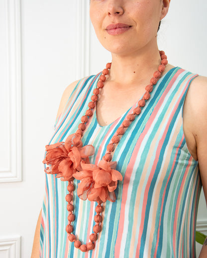 COLLAR SEDA FLOR TEJA EMPOLVADO