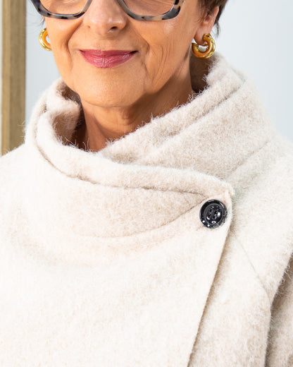 CHAQUETA ASIMÉTRICA BLANCO ROTO