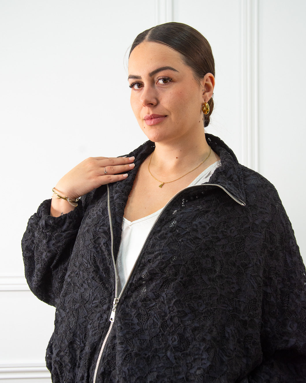 BOMBER ENCAJE NEGRO