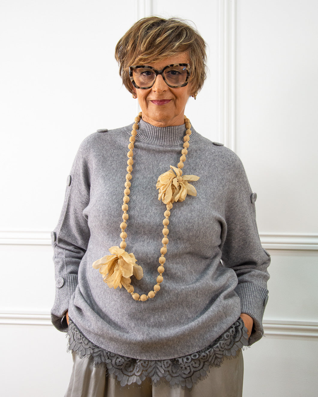 COLLAR SEDA FLOR CAMEL