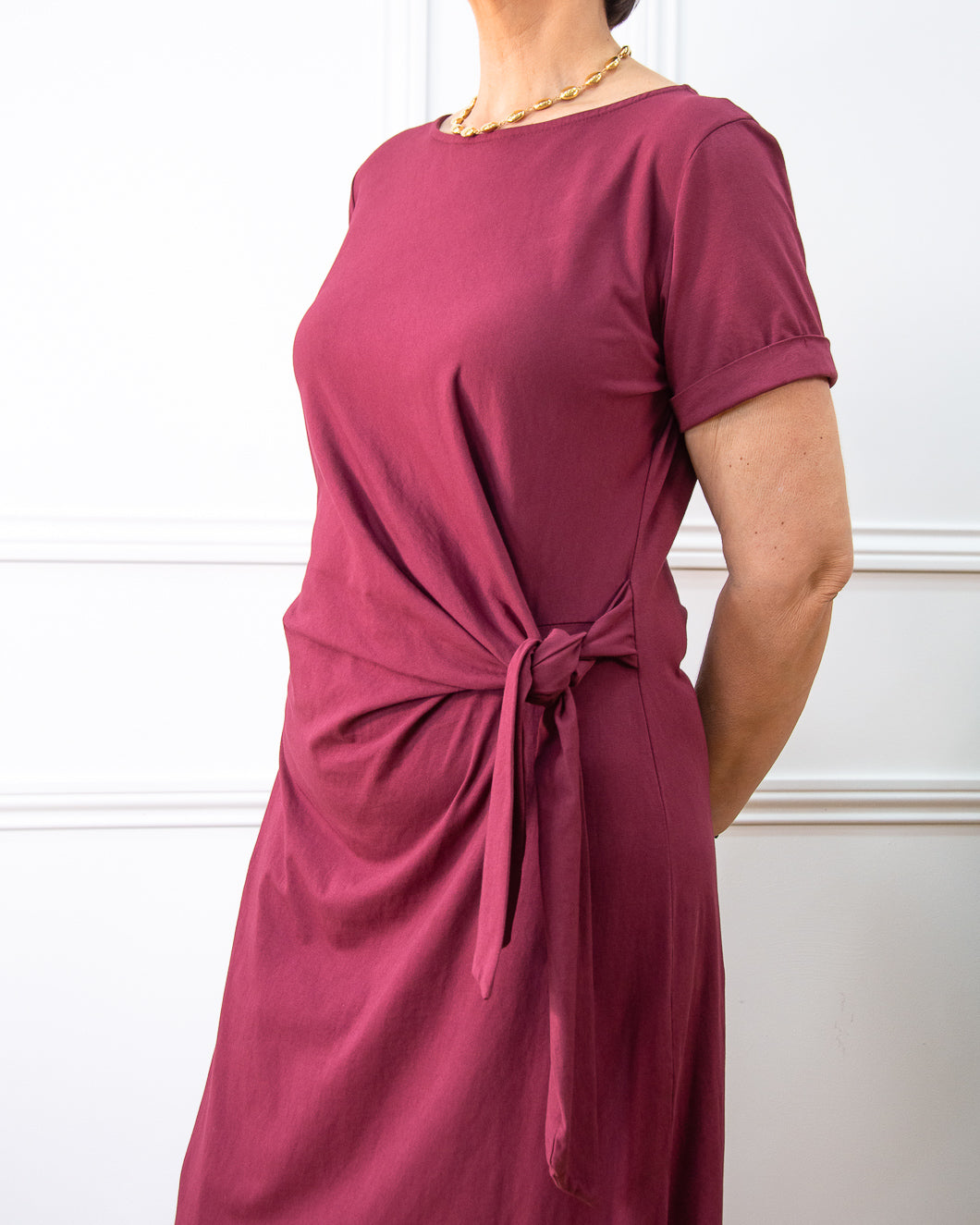 VESTIDO NUDO GRANATE