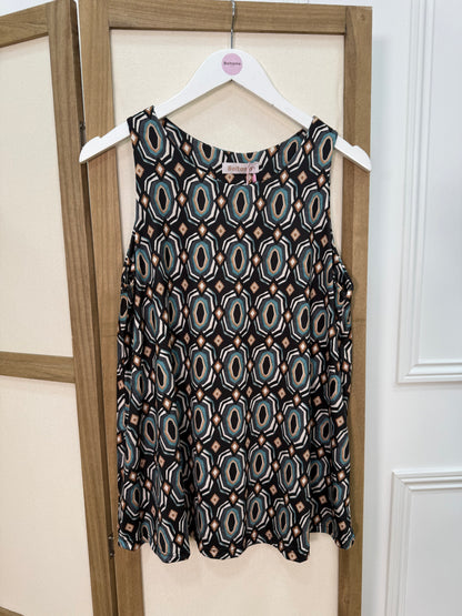 BLUSA ROMBITOS NEGRA