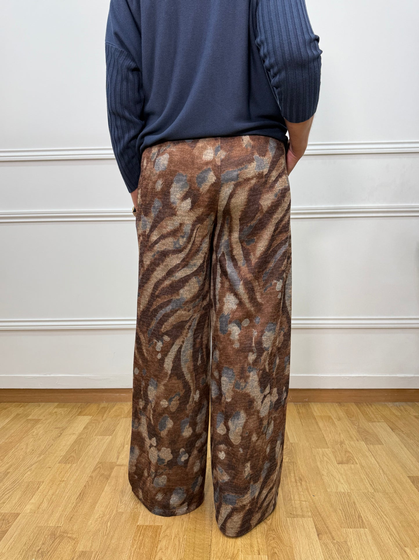 PANTALÓN JULIA MANCHAS CAMEL